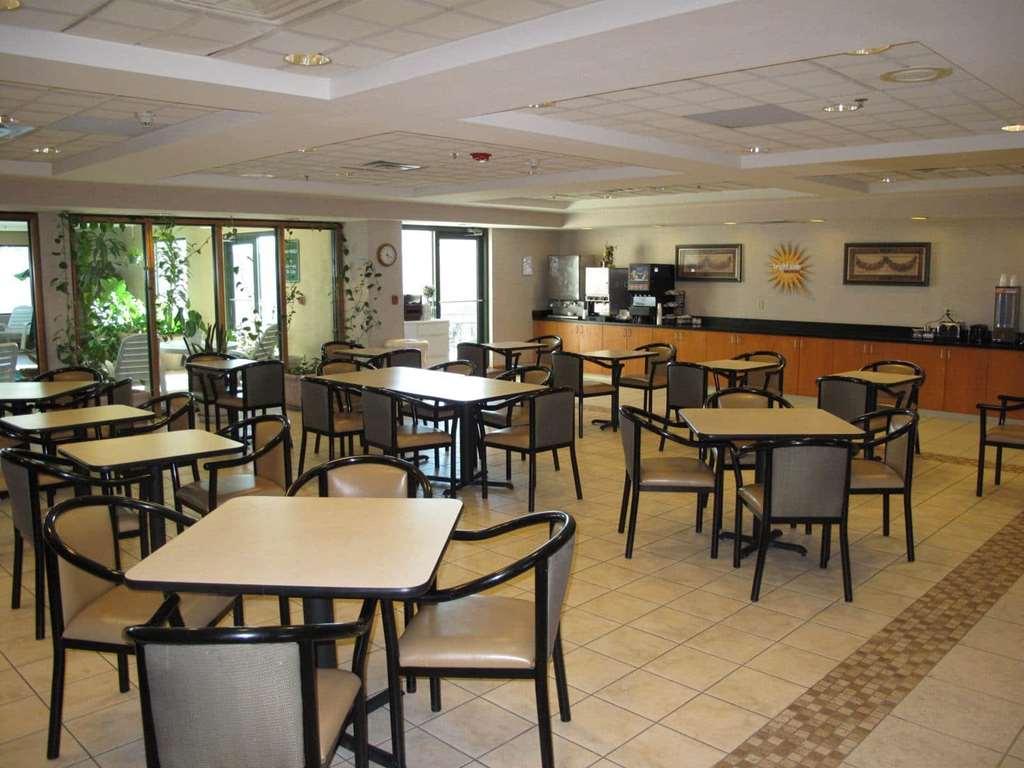 La Quinta By Wyndham Omaha Airport Downtown Hotel Carter Lake Facilities photo