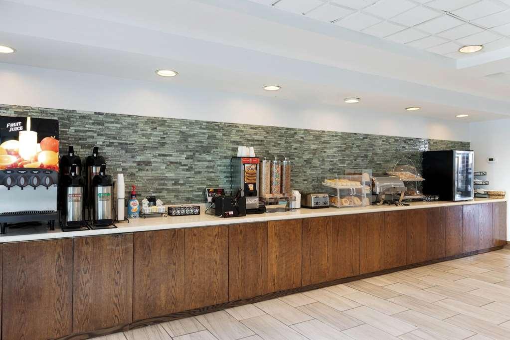 La Quinta By Wyndham Omaha Airport Downtown Hotel Carter Lake Facilities photo